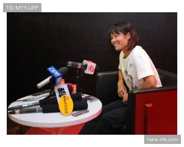 李娜穿睡衣逛街像隔壁阿姨，随手一买就把我的月薪掏空