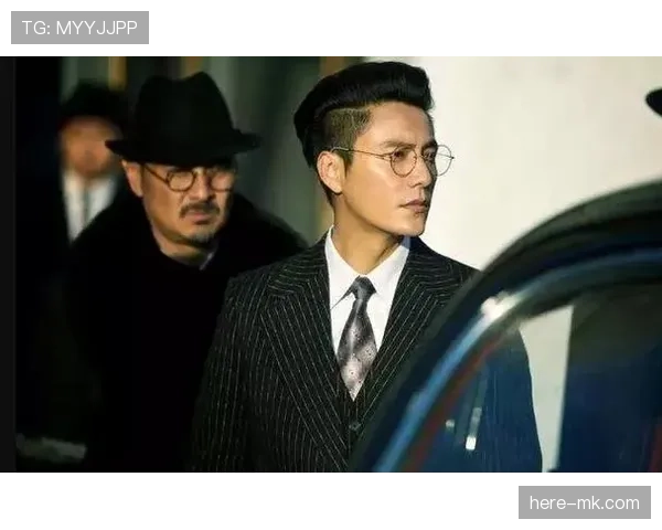 看了杨威最近那组生活照，赛场上的铁人居然变成会做菜会追剧的邻家大叔