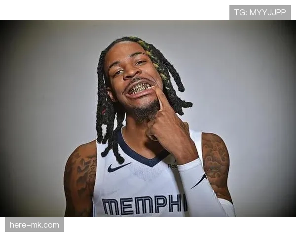 贾·莫兰特居然回家像打工人，赛场上却像富豪派对主帅？